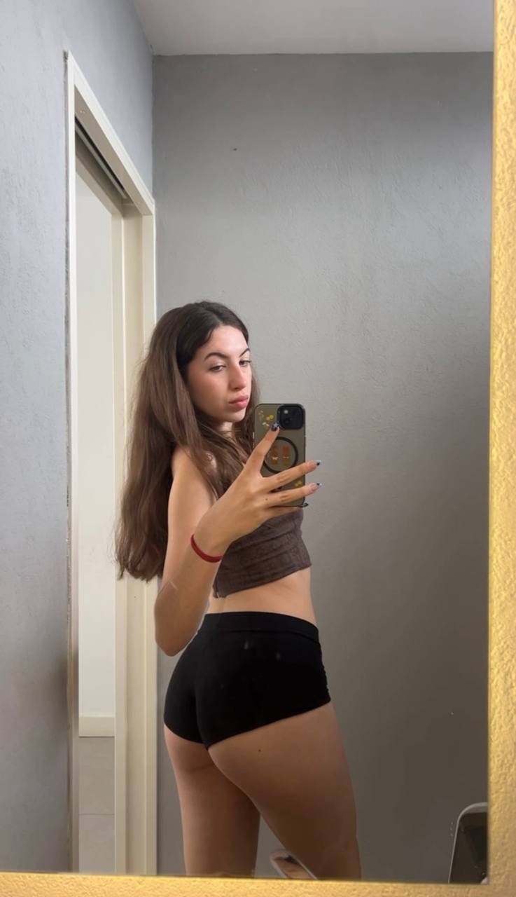 Amber in her underwear in Yarkand