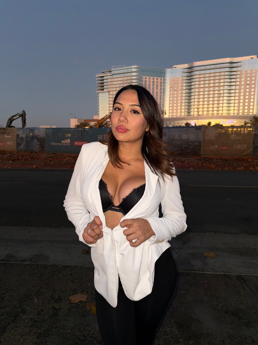 Take a pause and enjoy Ali Cruz — streaming from Yarkand