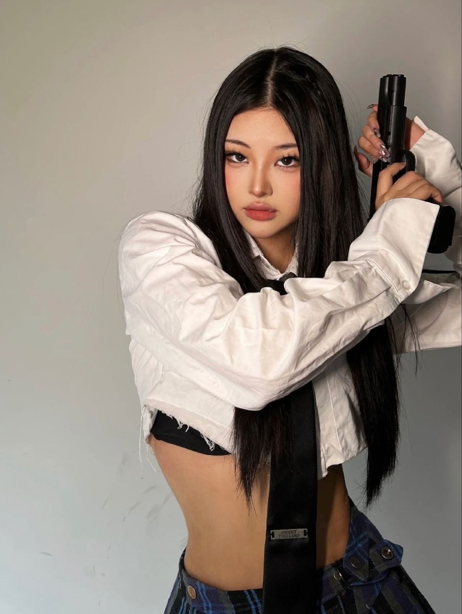 A cozy shot with Sassy girls — straight from Yarkand