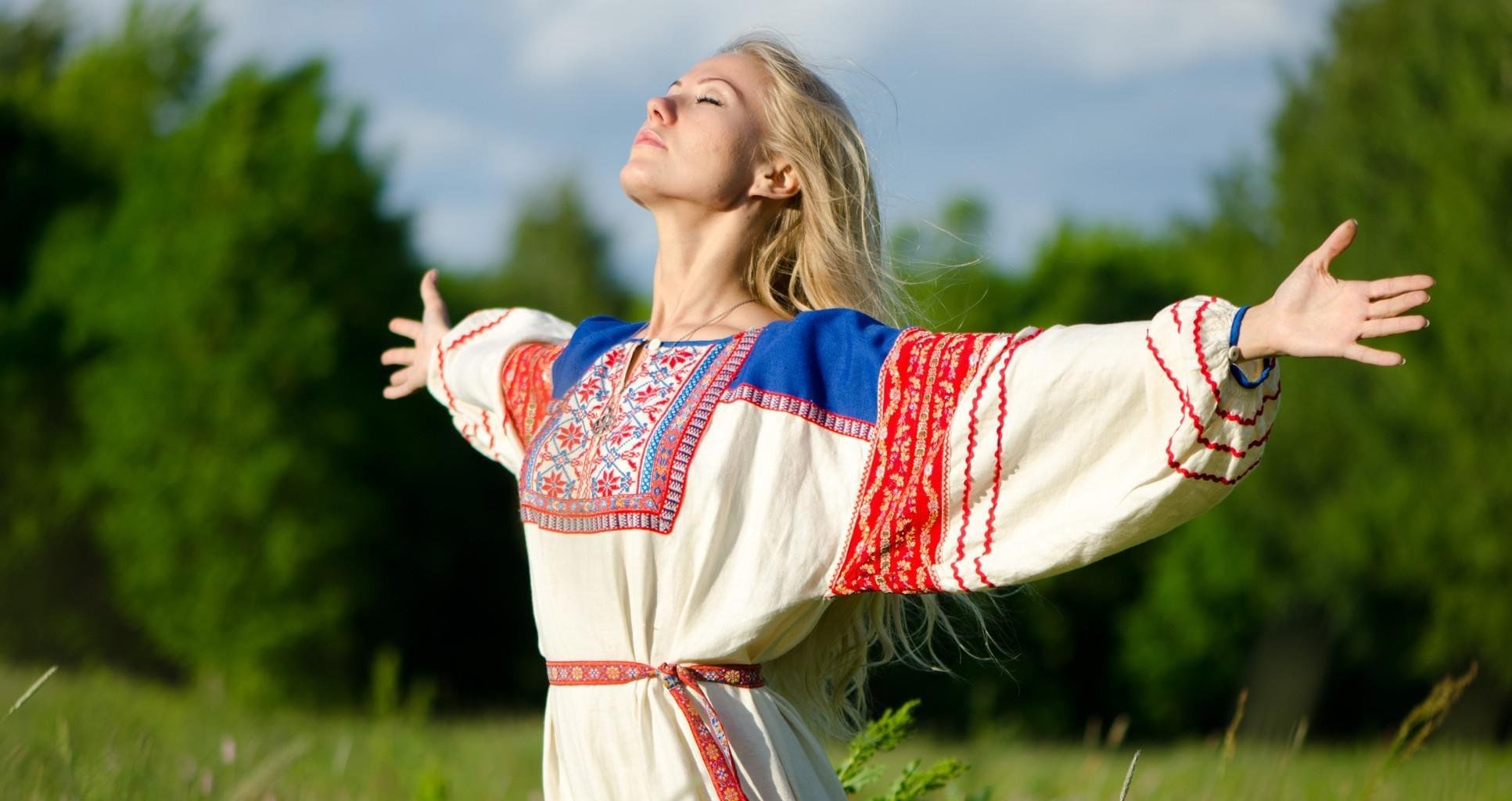 Take a pause and enjoy Slavic women — streaming from Yarkand
