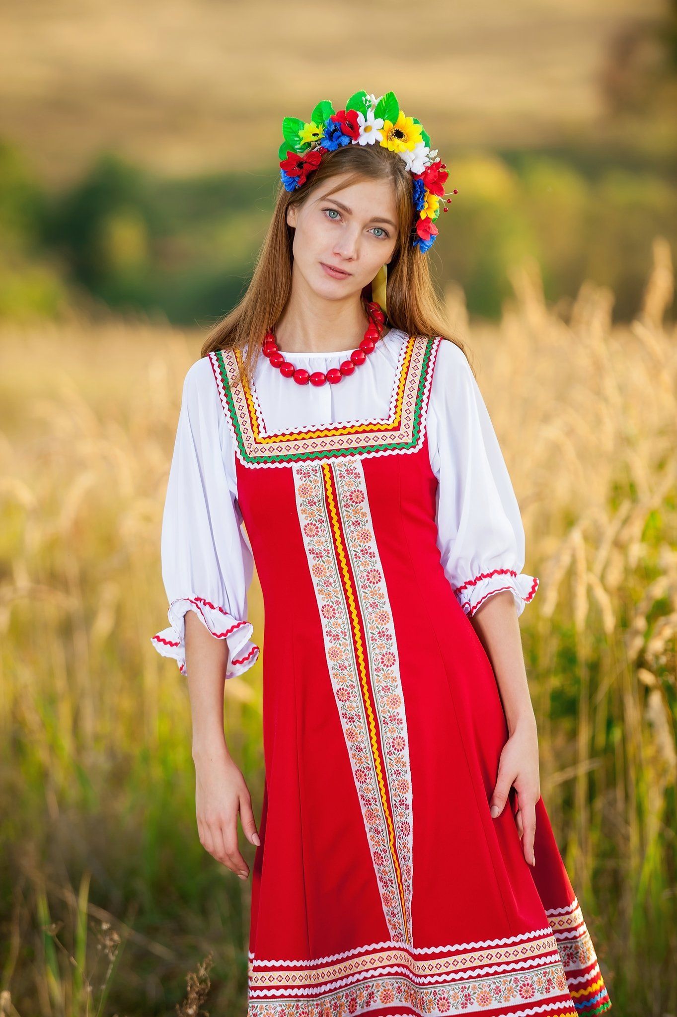 Women in Slavic costumes in Yarkand — step in, relax, and chat live