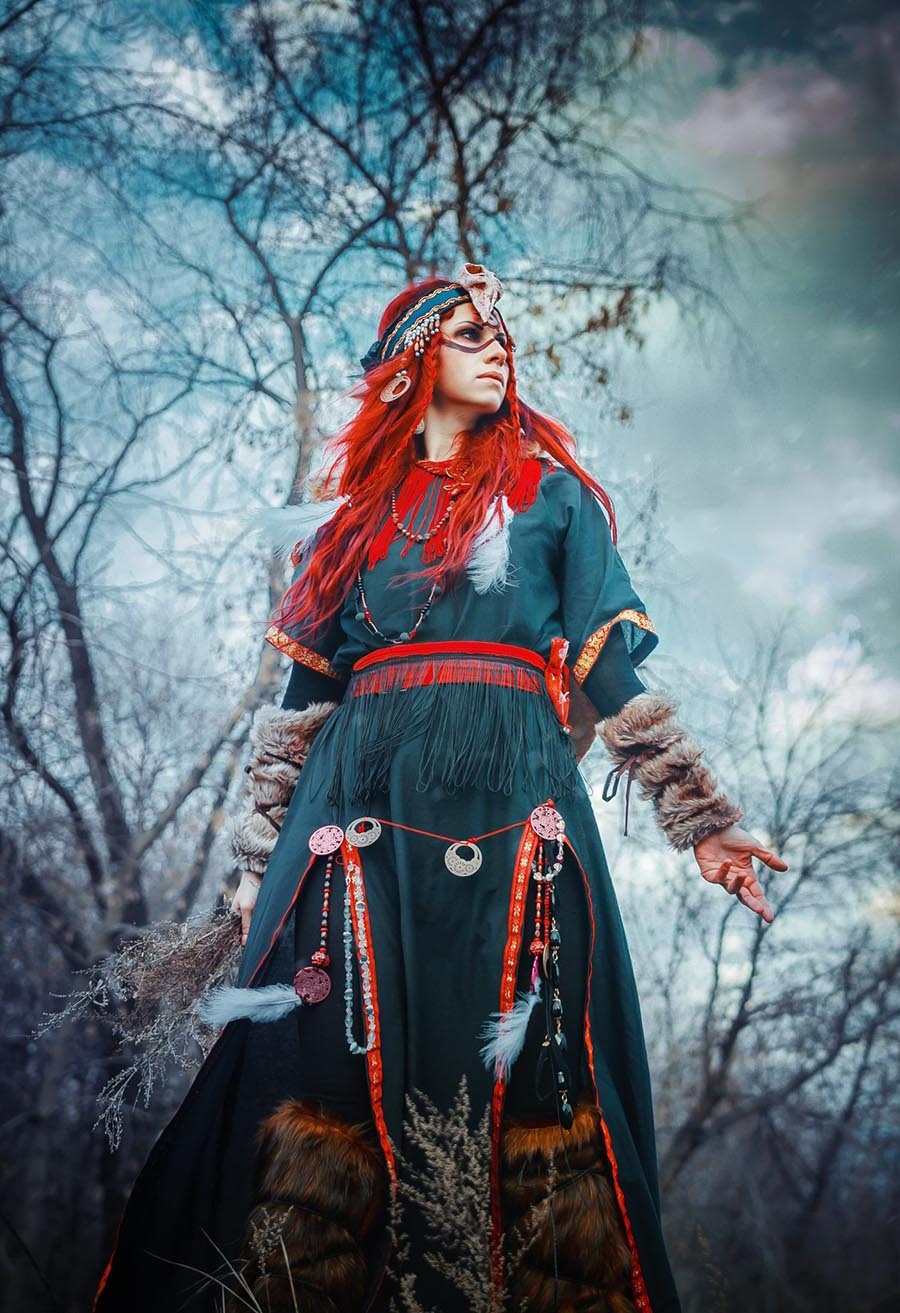 Take a pause and enjoy Girls in Slavic costumes — streaming from Yarkand