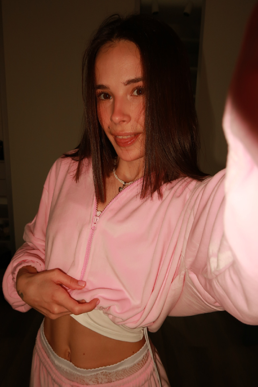 Tina brings the glow — live moments in Yarkand